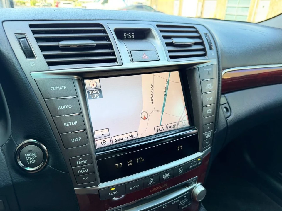 2010 Lexus LS 4th Gen - Image 16 of 19