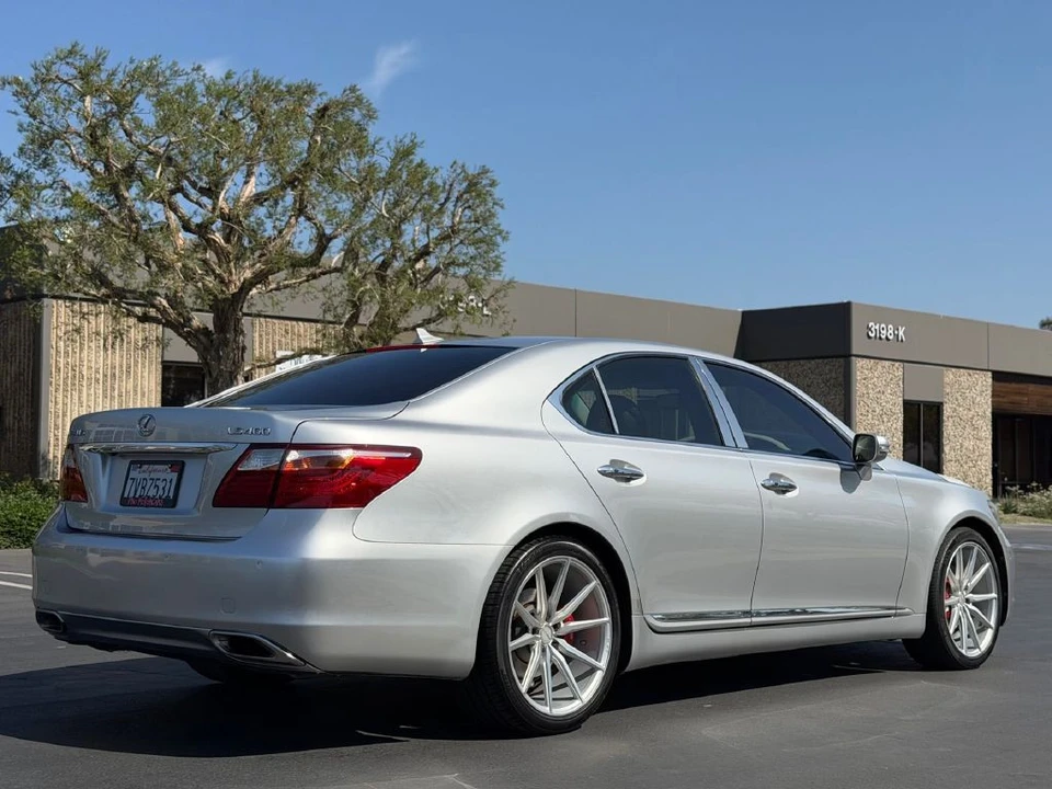 2010 Lexus LS 4th Gen - Image 5 of 19
