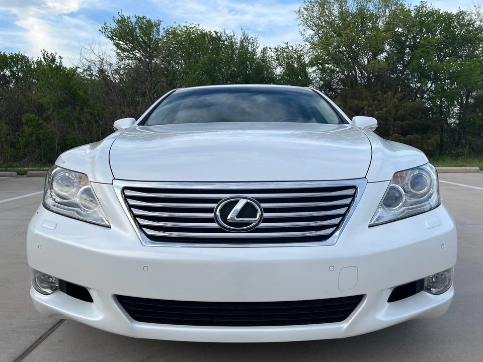 2010 Lexus LS 4th Gen - Image 7 of 31