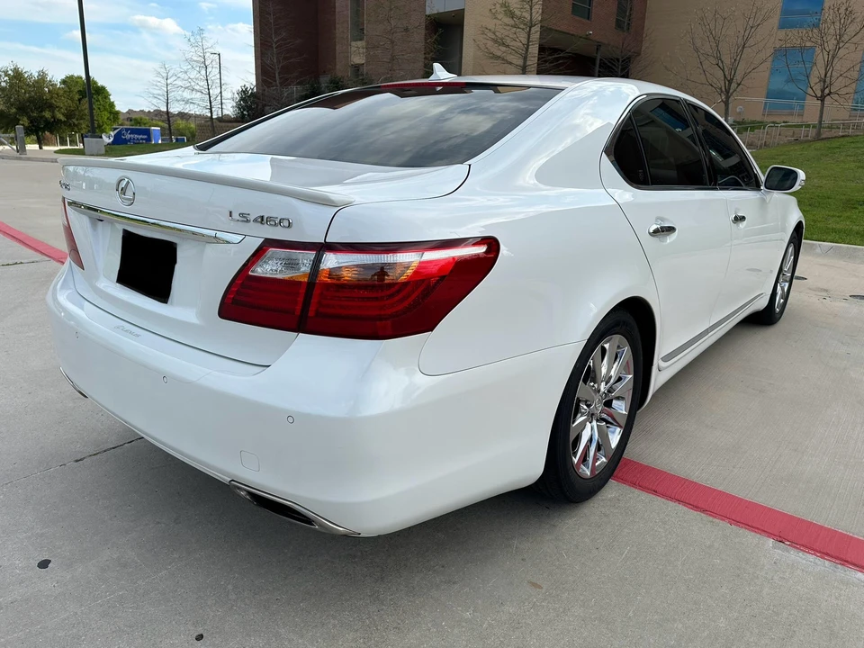 2010 Lexus LS 4th Gen - Image 14 of 31
