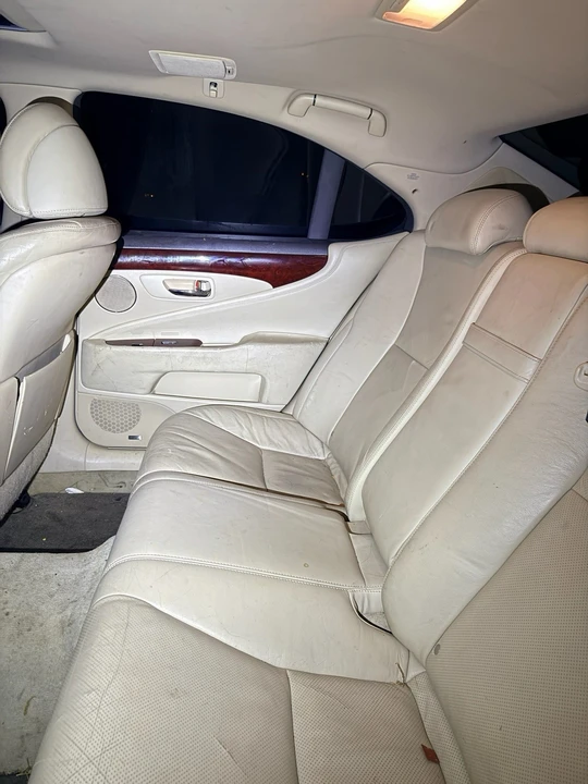 2010 Lexus LS 4th Gen - Image 15 of 23