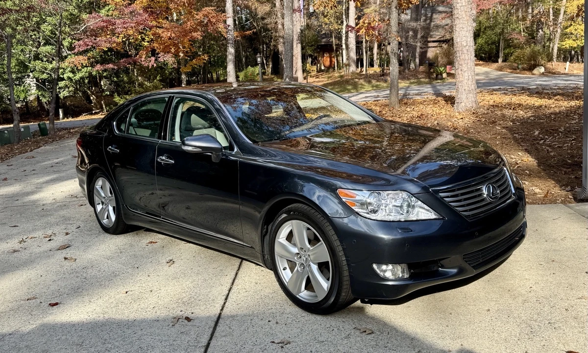 2010 Lexus LS 4th Gen - Image 6 of 9