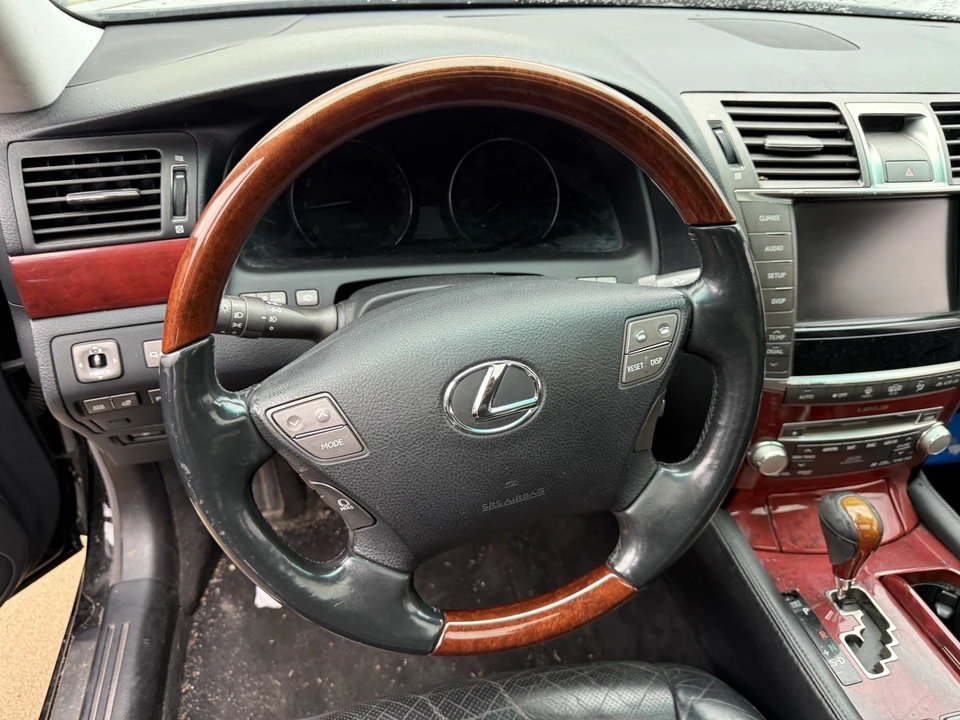 2010 Lexus LS 4th Gen - Image 14 of 18
