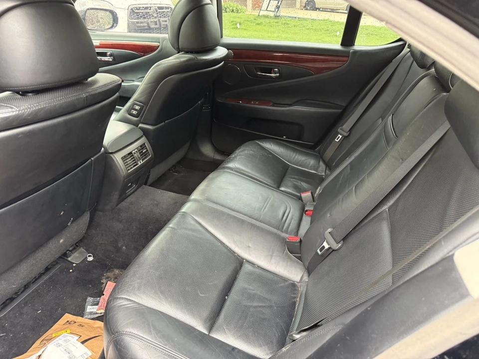 2010 Lexus LS 4th Gen - Image 13 of 18