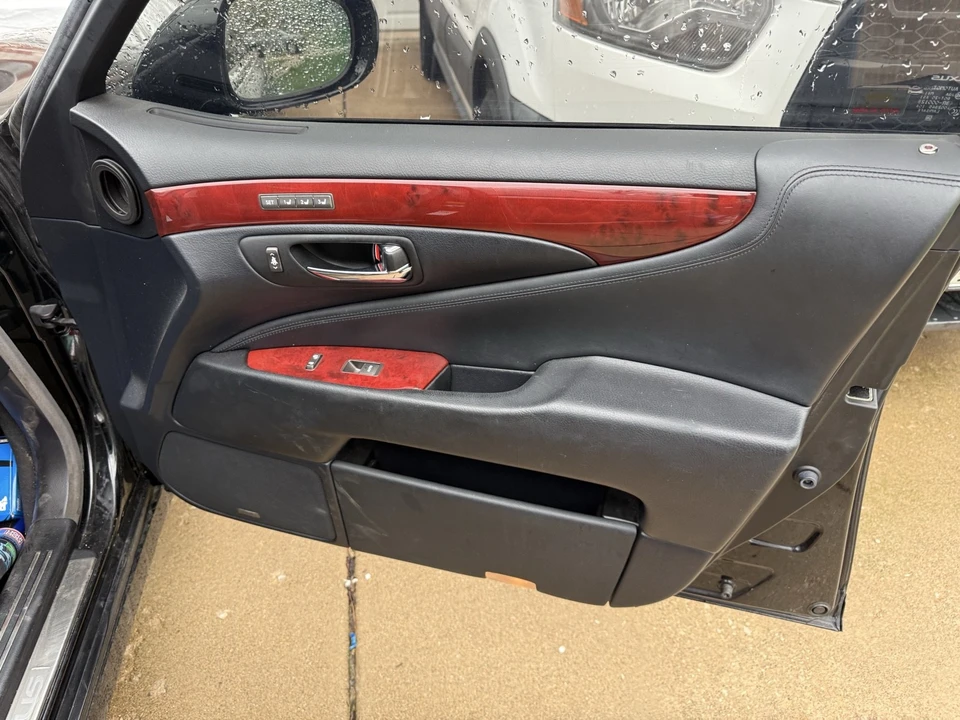2010 Lexus LS 4th Gen - Image 11 of 18