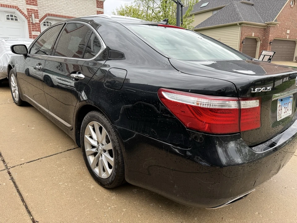 2010 Lexus LS 4th Gen - Image 3 of 18