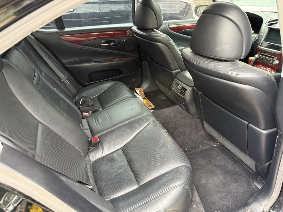 2010 Lexus LS 4th Gen - Image 9 of 18