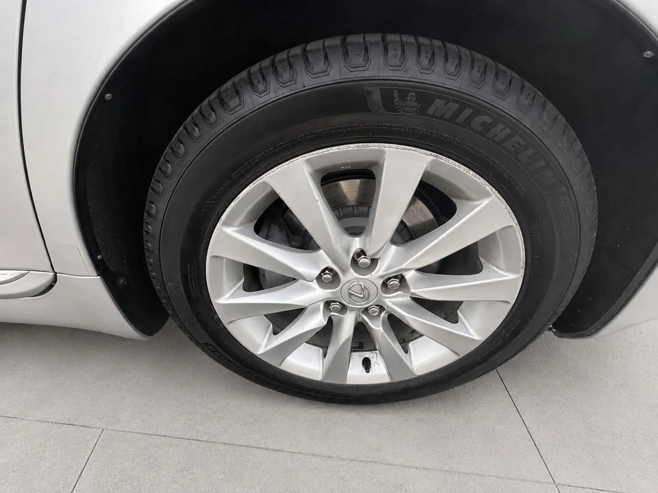 2010 Lexus LS 4th Gen - Image 14 of 20