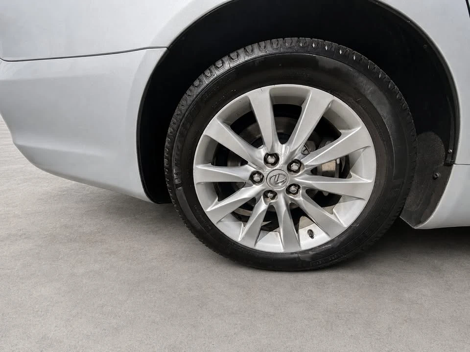 2010 Lexus LS 4th Gen - Image 15 of 20