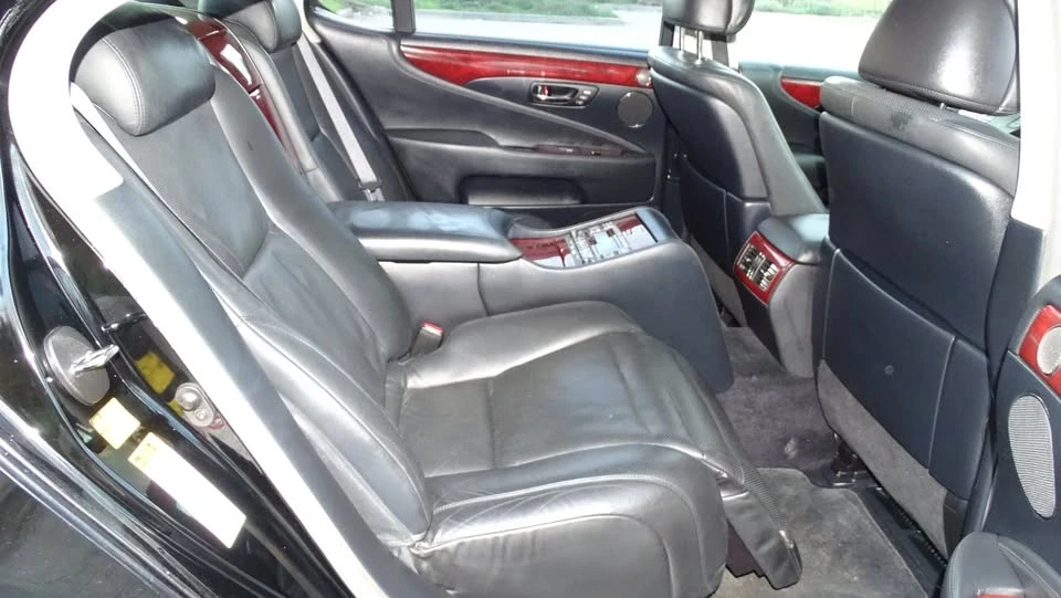 2010 Lexus LS 4th Gen - Image 14 of 20