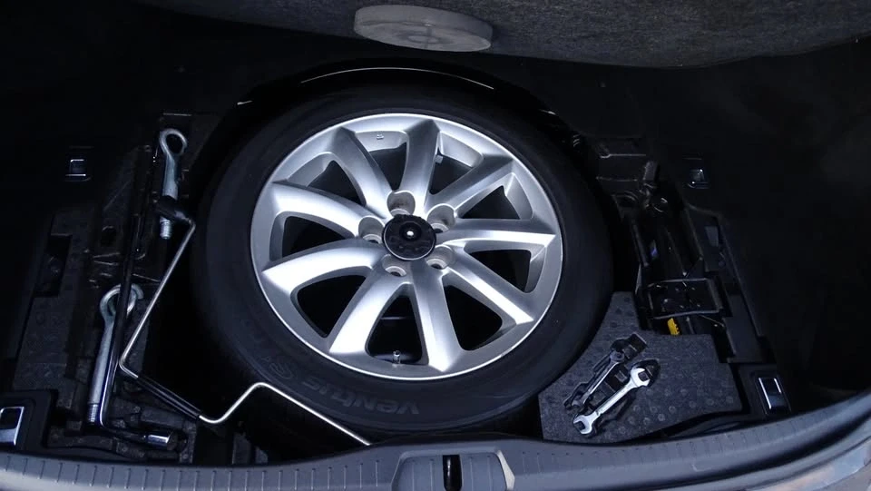 2010 Lexus LS 4th Gen - Image 18 of 20