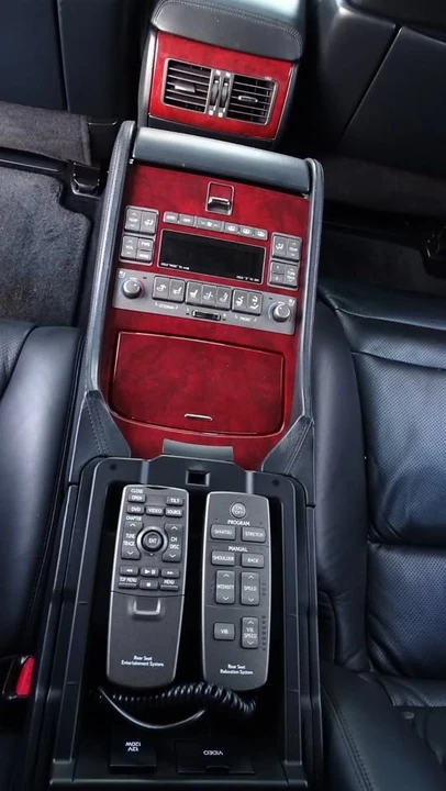2010 Lexus LS 4th Gen - Image 15 of 20