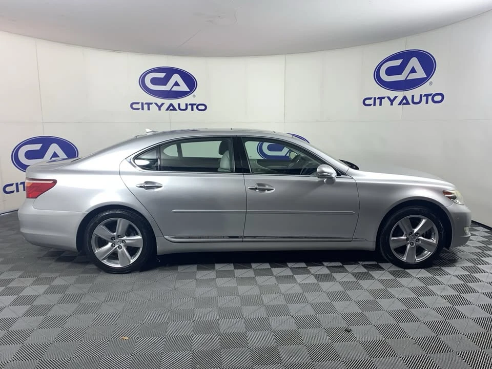 2010 Lexus LS 4th Gen - Image 2 of 2