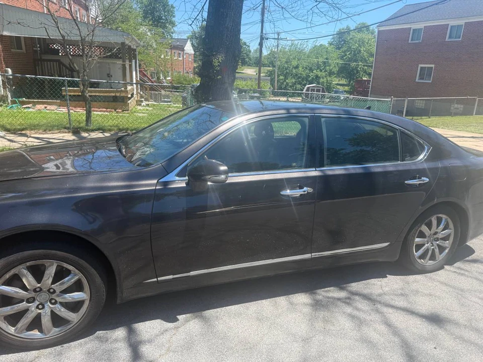 2010 Lexus LS 4th Gen - Image 2 of 3