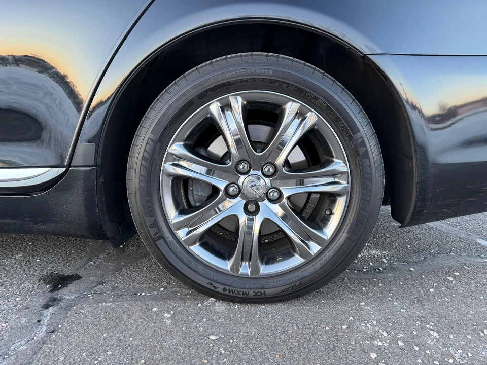 2010 Lexus LS 4th Gen - Image 27 of 31