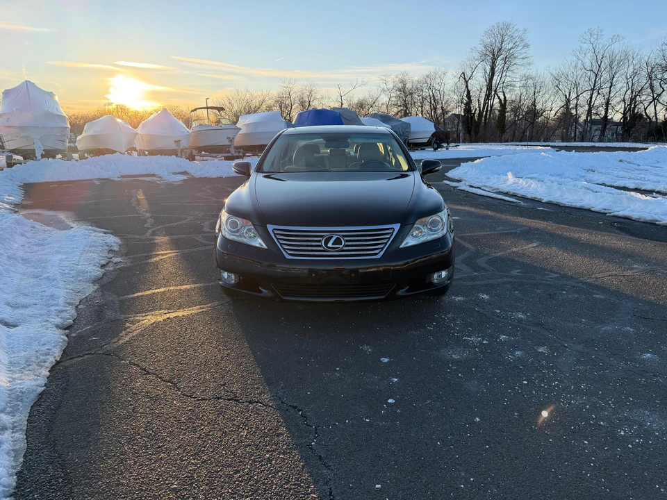 2010 Lexus LS 4th Gen - Image 6 of 31