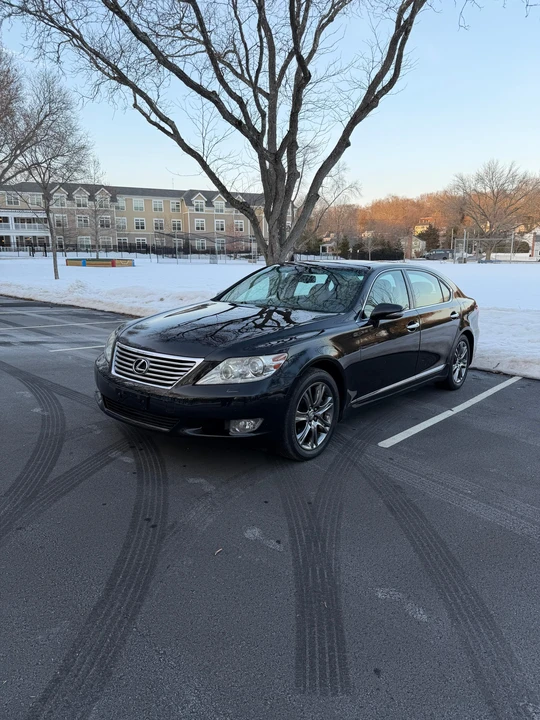 2010 Lexus LS 4th Gen - Image 7 of 31