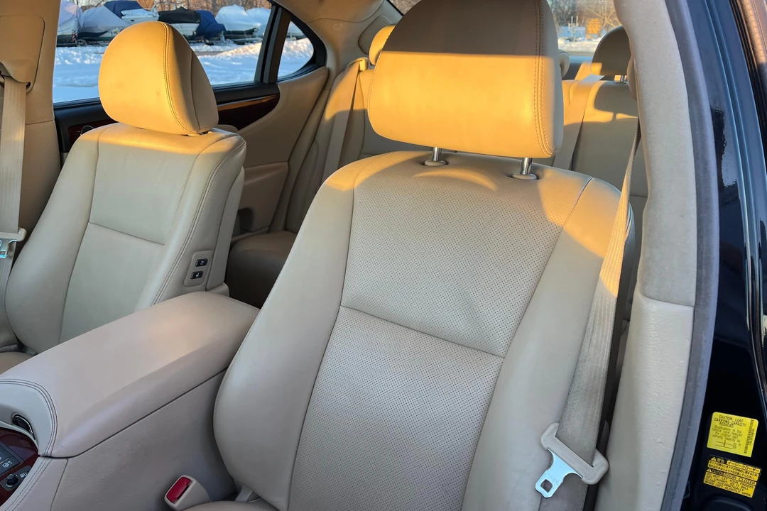 2010 Lexus LS 4th Gen - Image 30 of 31
