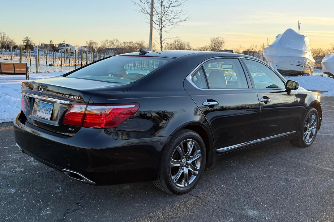 2010 Lexus LS 4th Gen - Image 4 of 31