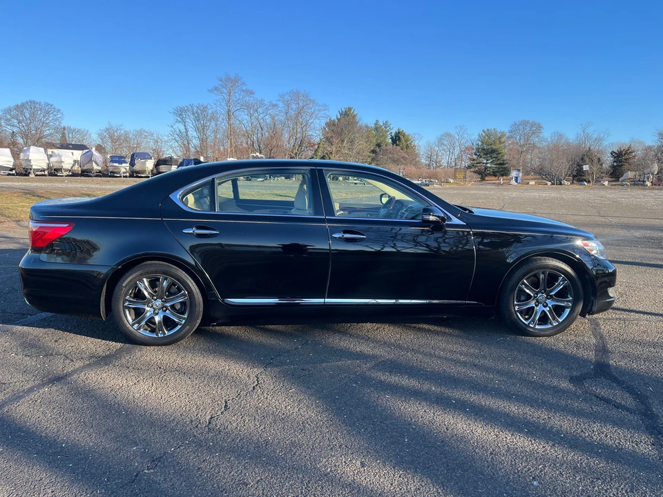 2010 Lexus LS 4th Gen - Image 21 of 31