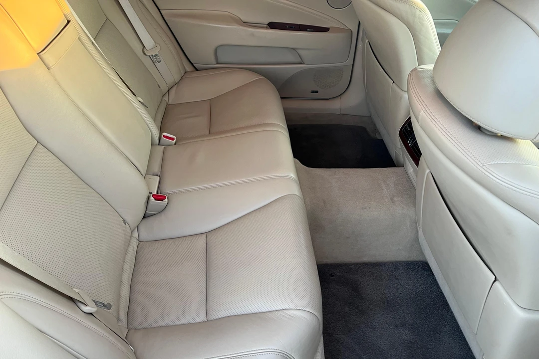 2010 Lexus LS 4th Gen - Image 31 of 31