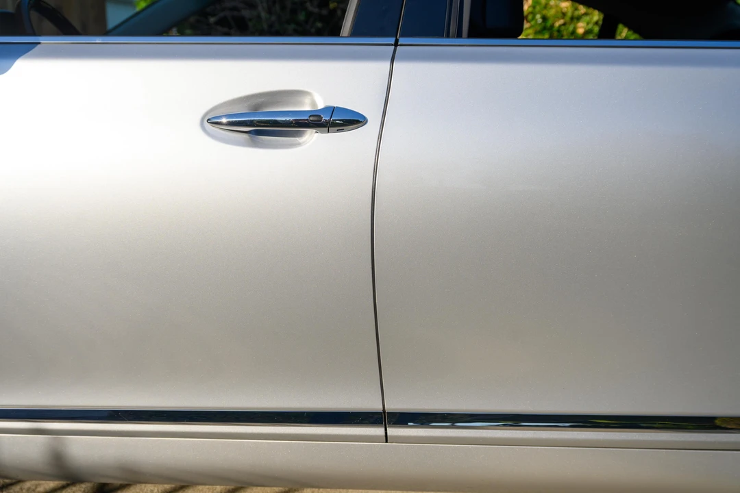 2010 Lexus LS 4th Gen - Image 25 of 31