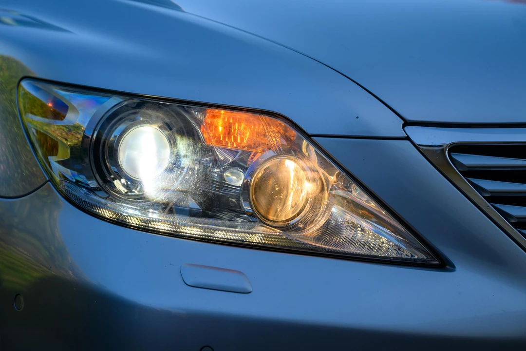 2010 Lexus LS 4th Gen - Image 13 of 31