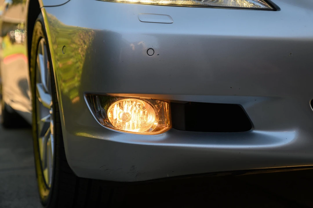 2010 Lexus LS 4th Gen - Image 14 of 31