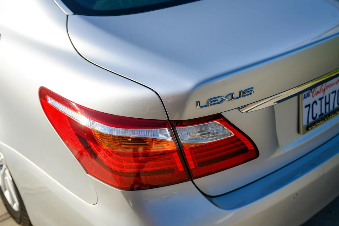 2010 Lexus LS 4th Gen - Image 30 of 31