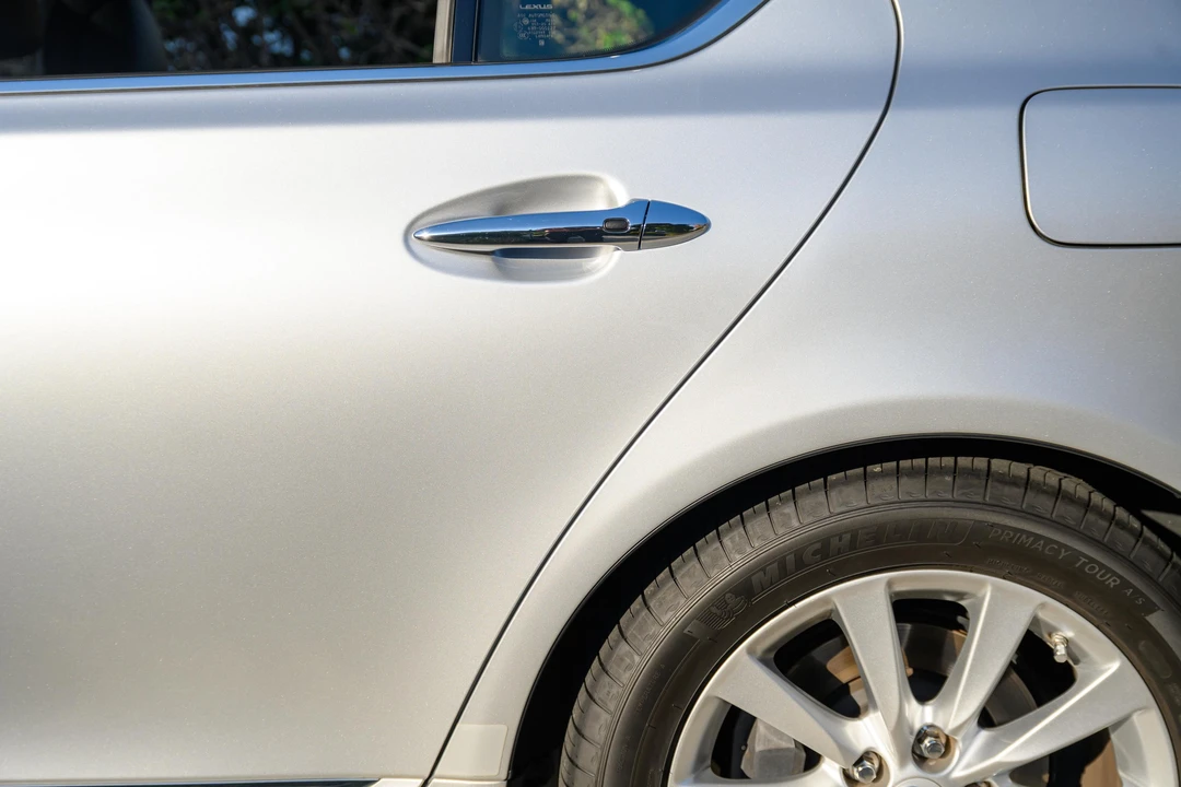 2010 Lexus LS 4th Gen - Image 26 of 31