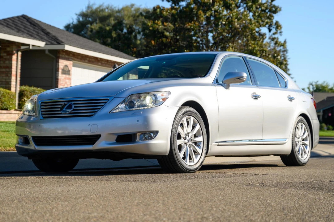 2010 Lexus LS 4th Gen - Image 7 of 31