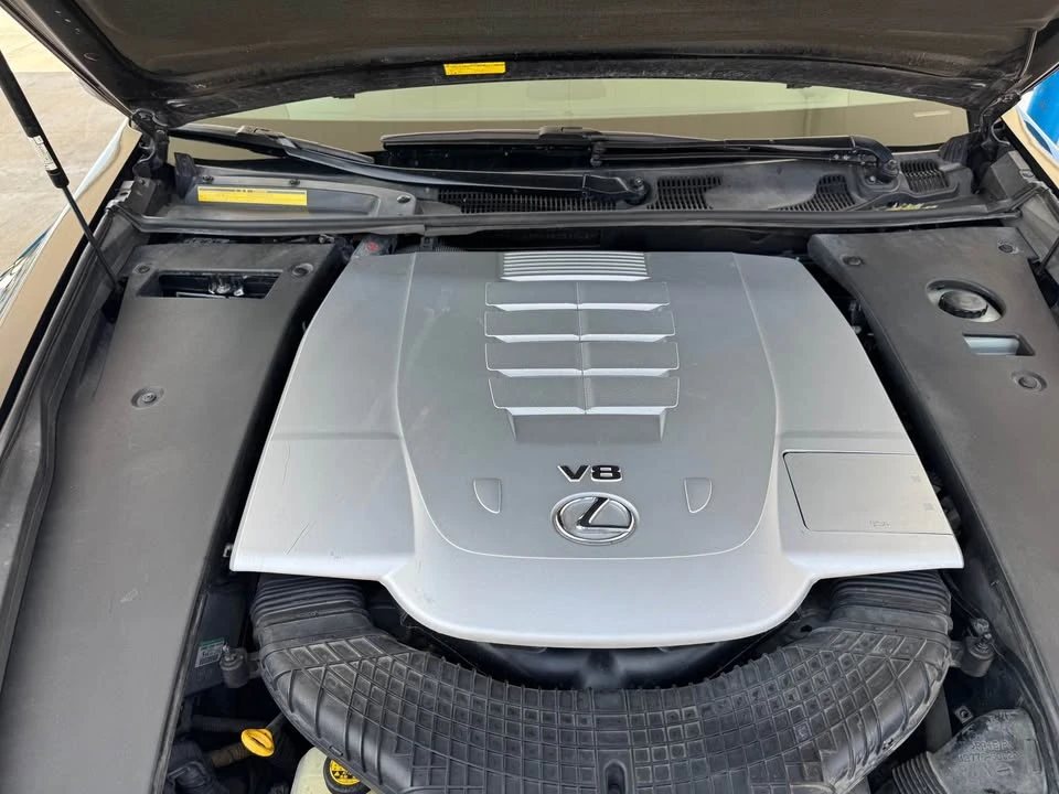 2010 Lexus LS 4th Gen - Image 18 of 19