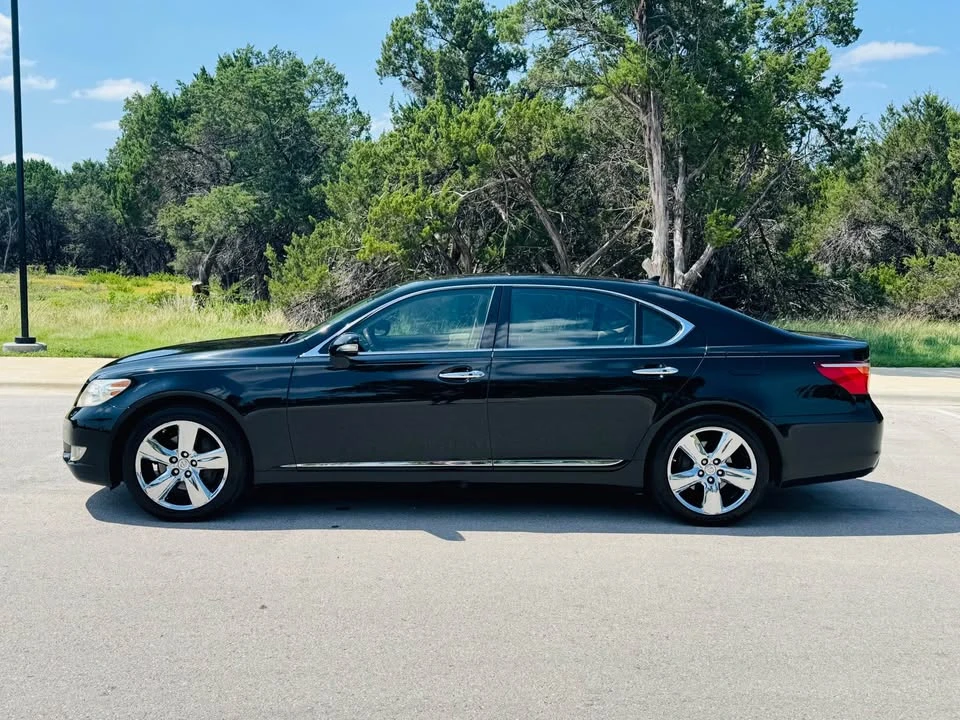 2010 Lexus LS 4th Gen - Image 2 of 19