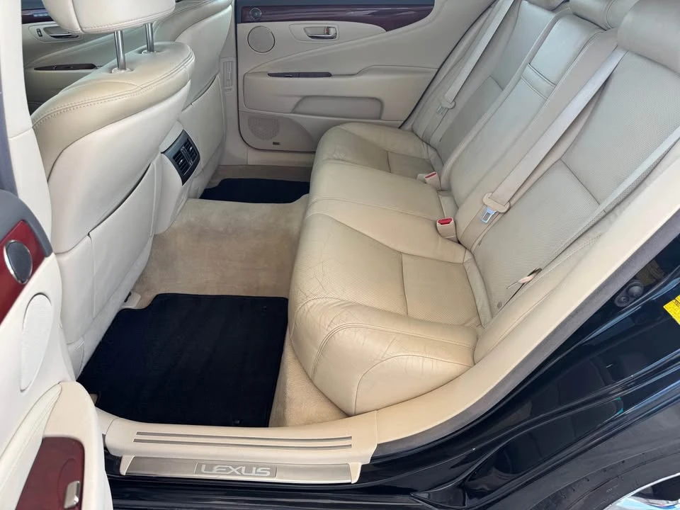 2010 Lexus LS 4th Gen - Image 13 of 19