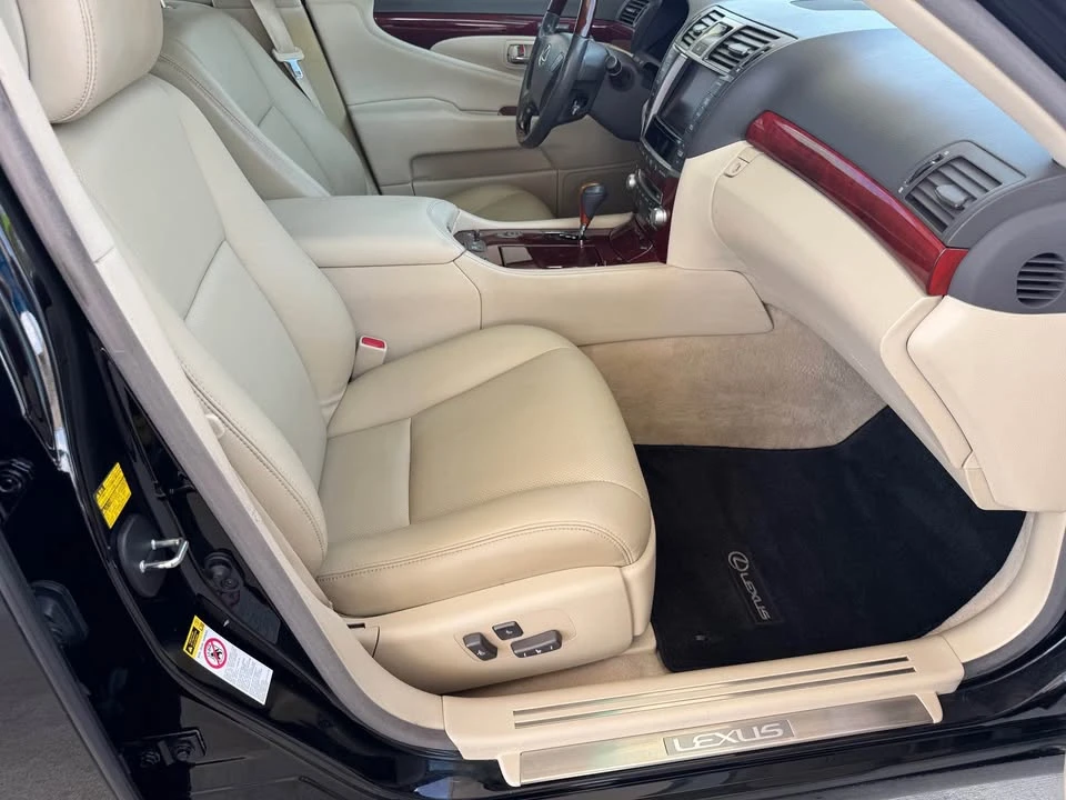 2010 Lexus LS 4th Gen - Image 15 of 19