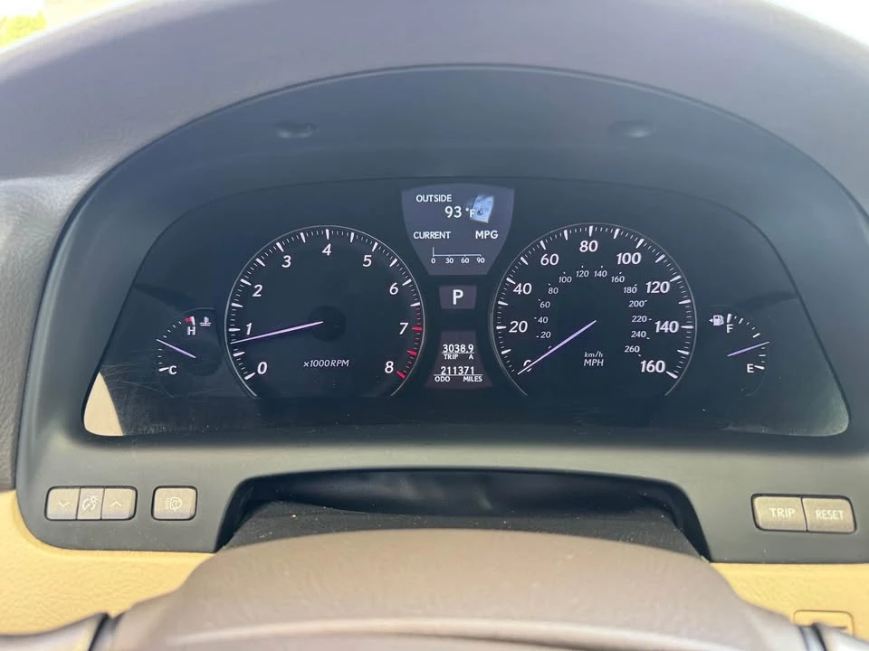 2010 Lexus LS 4th Gen - Image 11 of 19