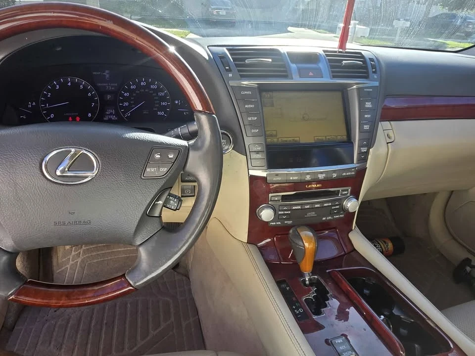2010 Lexus LS 4th Gen - Image 6 of 9