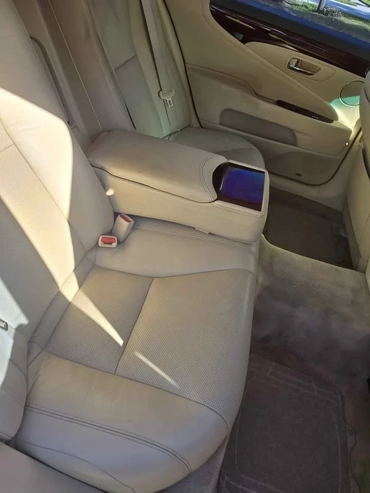 2010 Lexus LS 4th Gen - Image 8 of 9