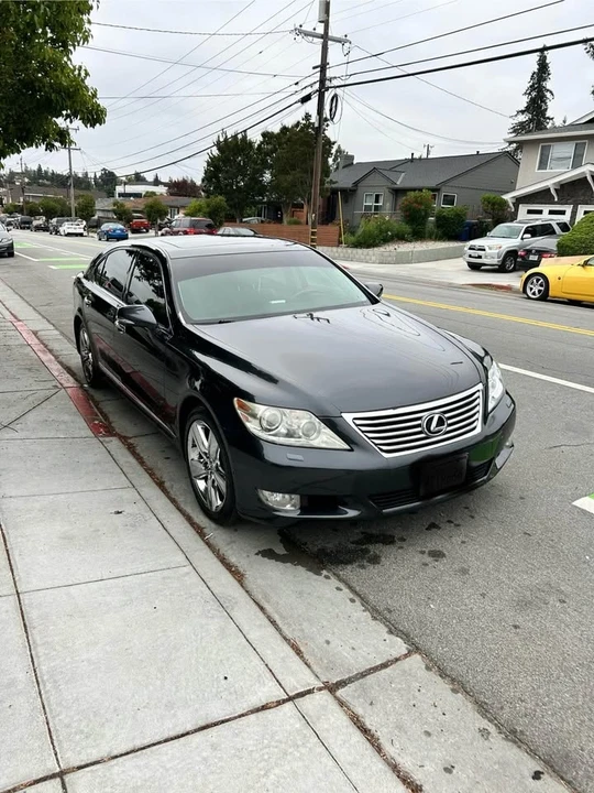 2010 Lexus LS 4th Gen - Image 2 of 7