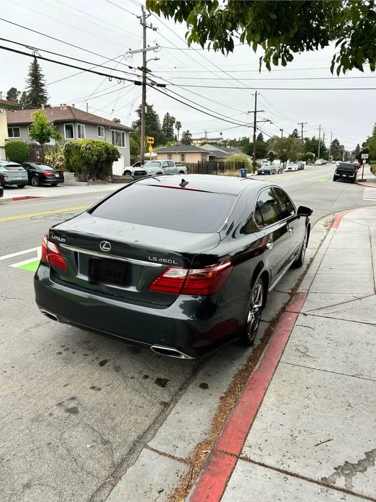2010 Lexus LS 4th Gen - Image 4 of 7
