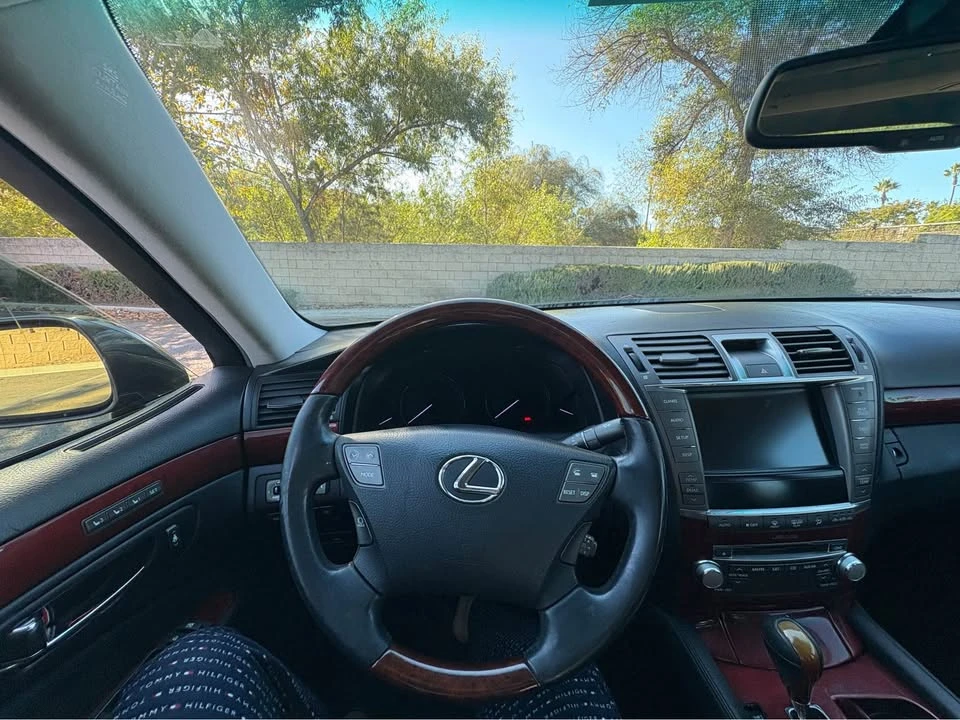2010 Lexus LS 4th Gen - Image 4 of 4