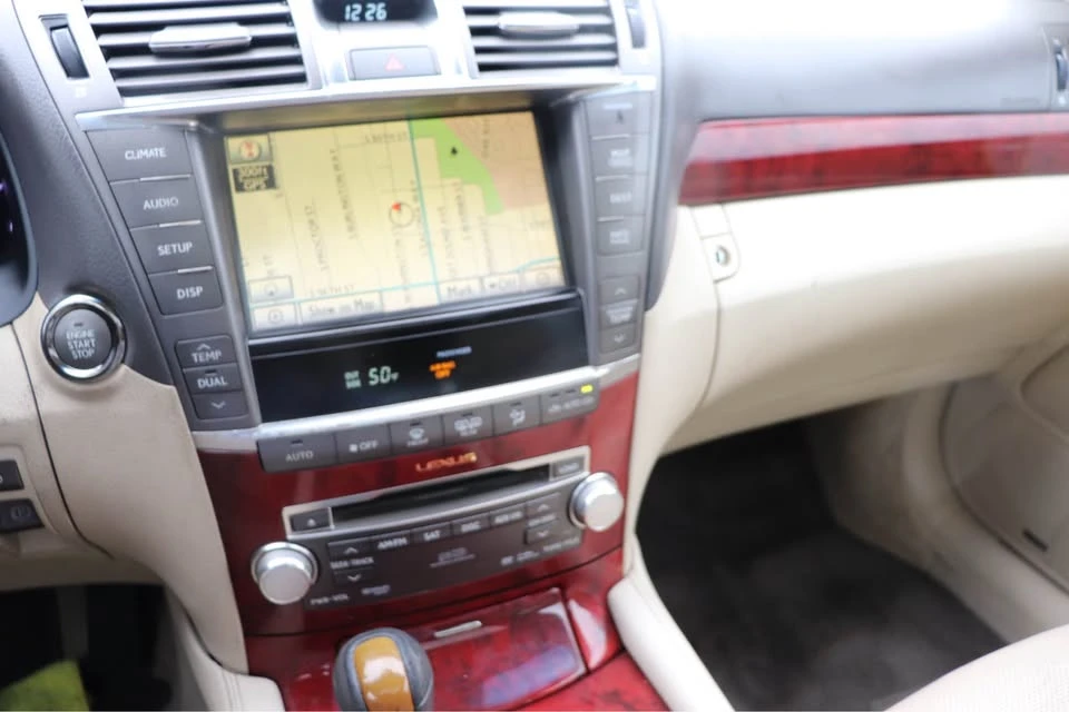 2010 Lexus LS 4th Gen - Image 7 of 10