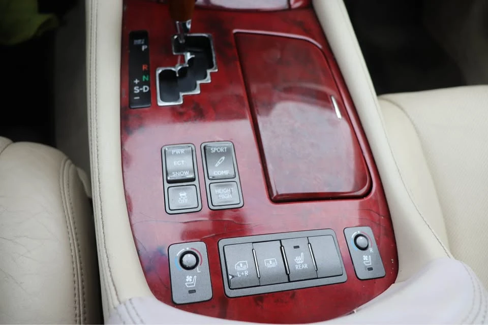 2010 Lexus LS 4th Gen - Image 8 of 10