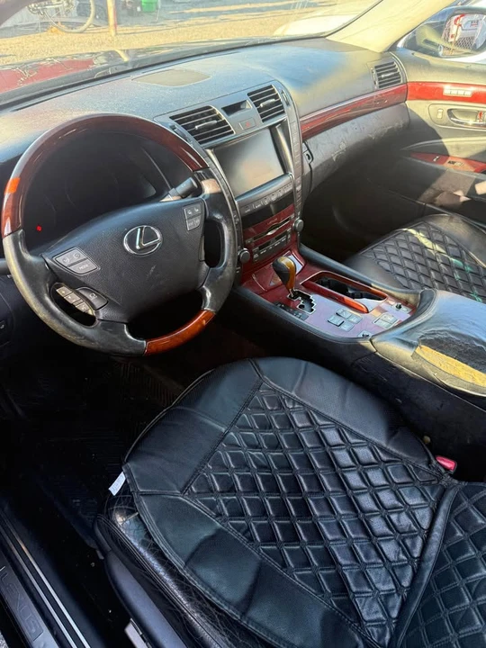2010 Lexus LS 4th Gen - Image 3 of 8