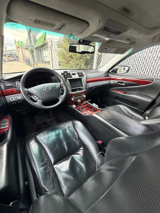2010 Lexus LS 4th Gen - Image 4 of 4