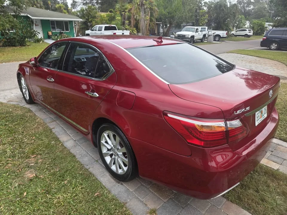 2010 Lexus LS 4th Gen - Image 12 of 17
