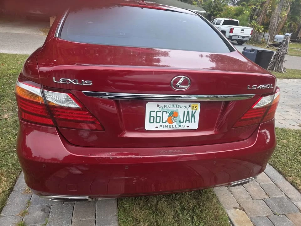 2010 Lexus LS 4th Gen - Image 13 of 17