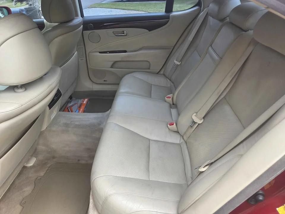 2010 Lexus LS 4th Gen - Image 11 of 17