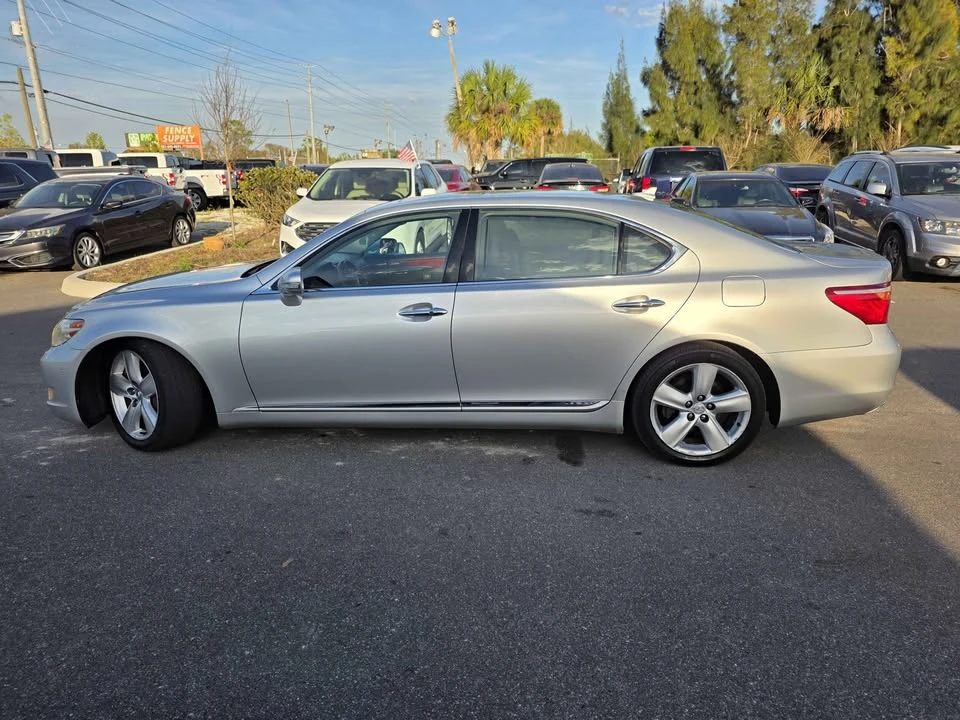 2010 Lexus LS 4th Gen - Image 8 of 15