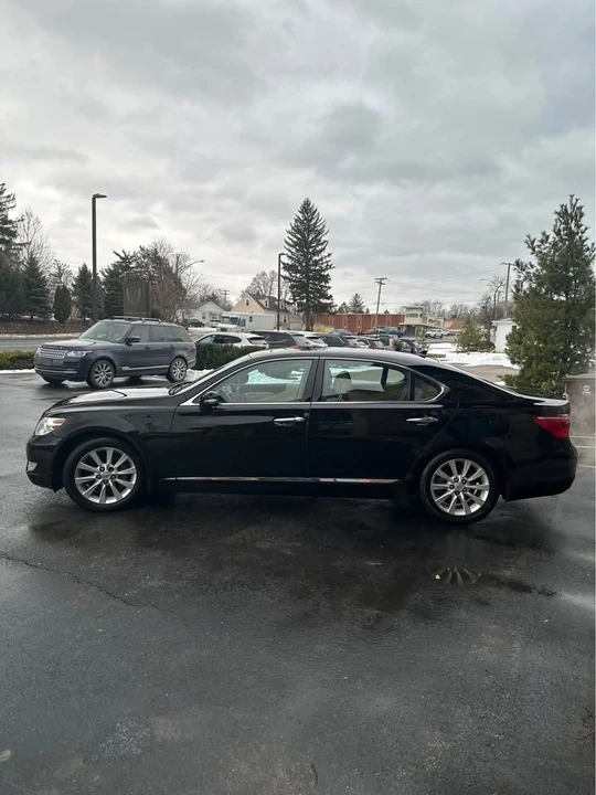 2010 Lexus LS 4th Gen - Image 12 of 14
